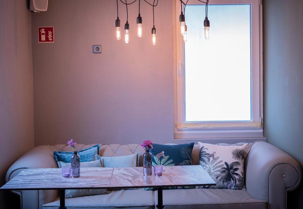 Village Bistro & Bar Fremdenzimmer Dettingen an der Erms Kültér fotó