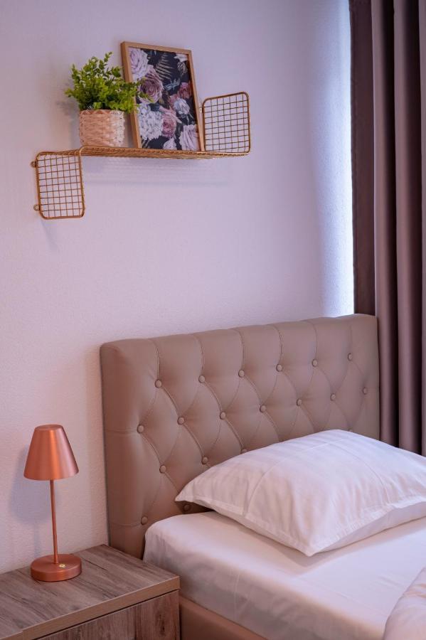 Village Bistro & Bar Fremdenzimmer Dettingen an der Erms Kültér fotó