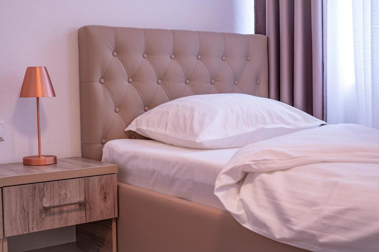 Village Bistro & Bar Fremdenzimmer Dettingen an der Erms Kültér fotó