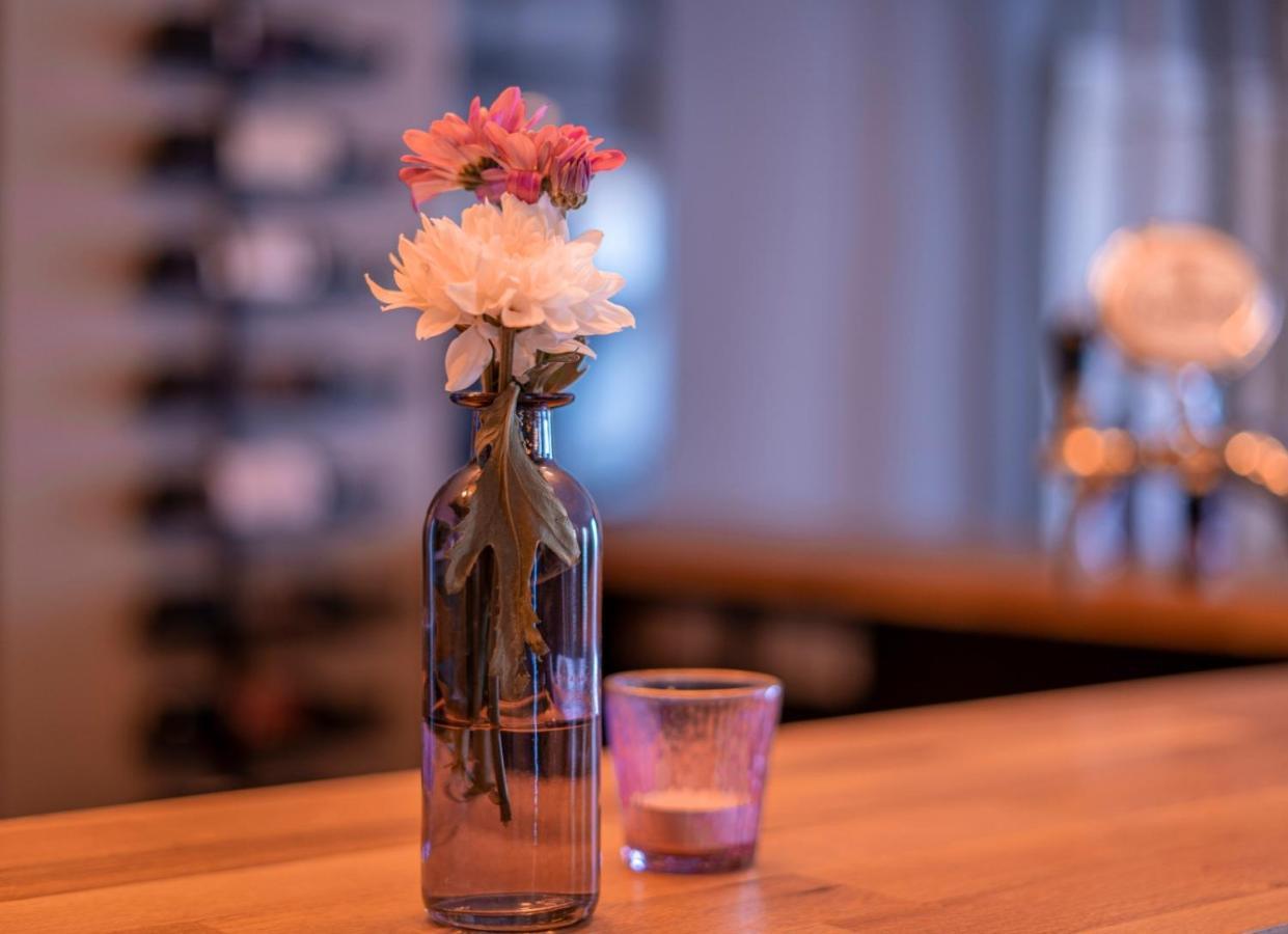 Village Bistro & Bar Fremdenzimmer Dettingen an der Erms Kültér fotó